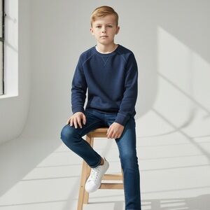 H & M navy blue screw neck pull-on sweatshirt Boy 6-8 long sleeves